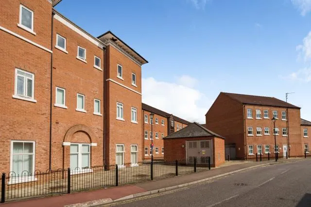 Nymet Court, Aylesbury, HP19, photo 10