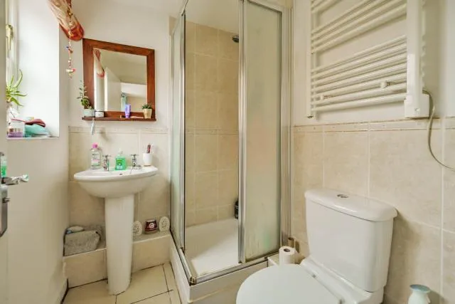 Nymet Court, Aylesbury, HP19, photo 6