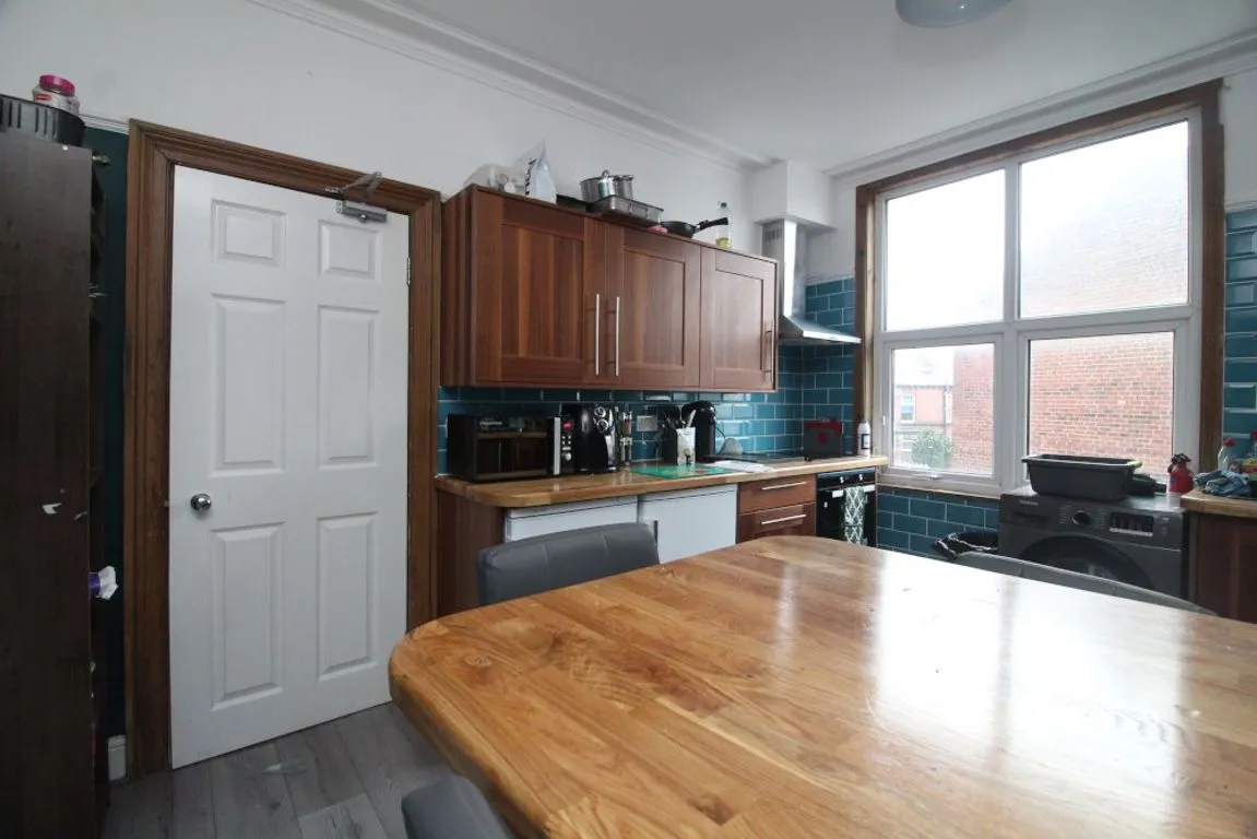 Whitehouse Lane, S6, photo 4