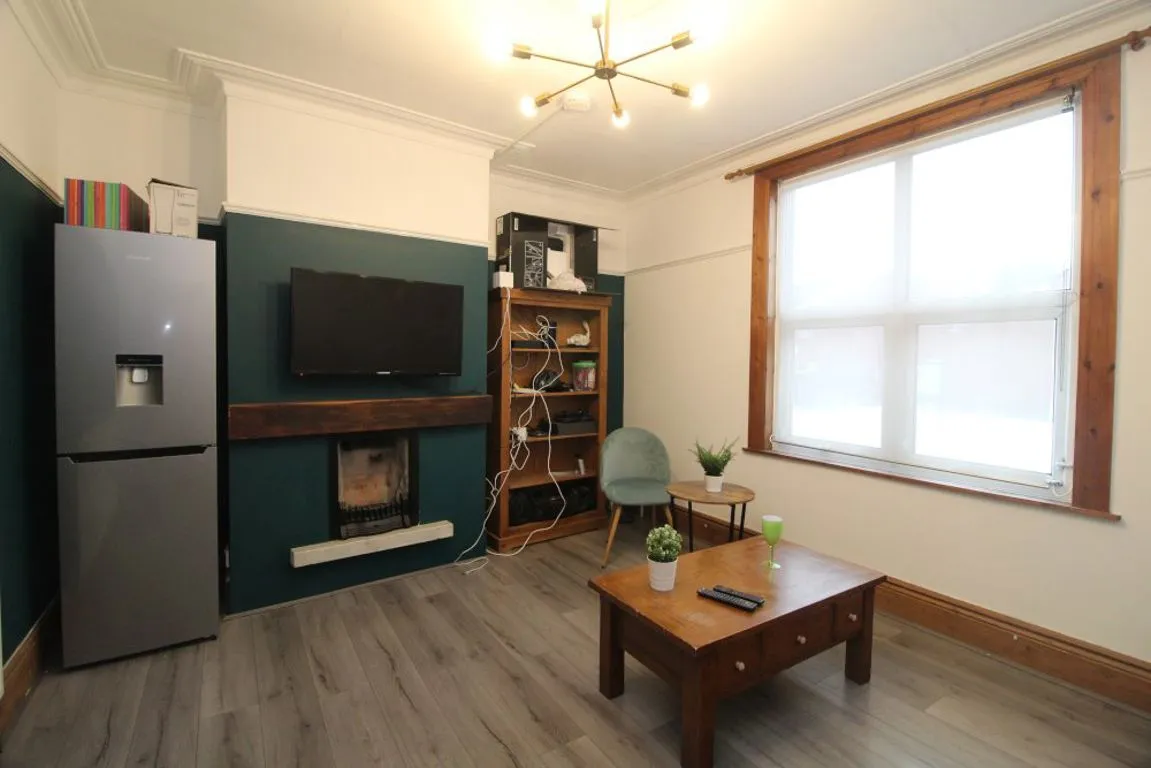 Whitehouse Lane, S6, photo 6