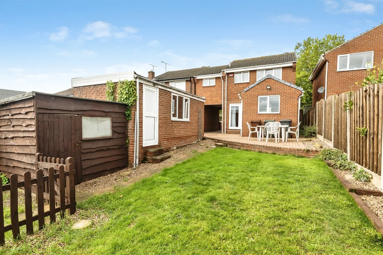 Snetterton Close, Cudworth, S72, photo 22