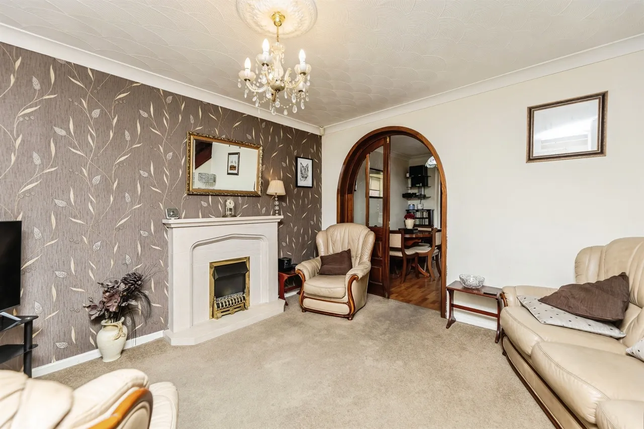 Snetterton Close, Cudworth, S72, photo 2