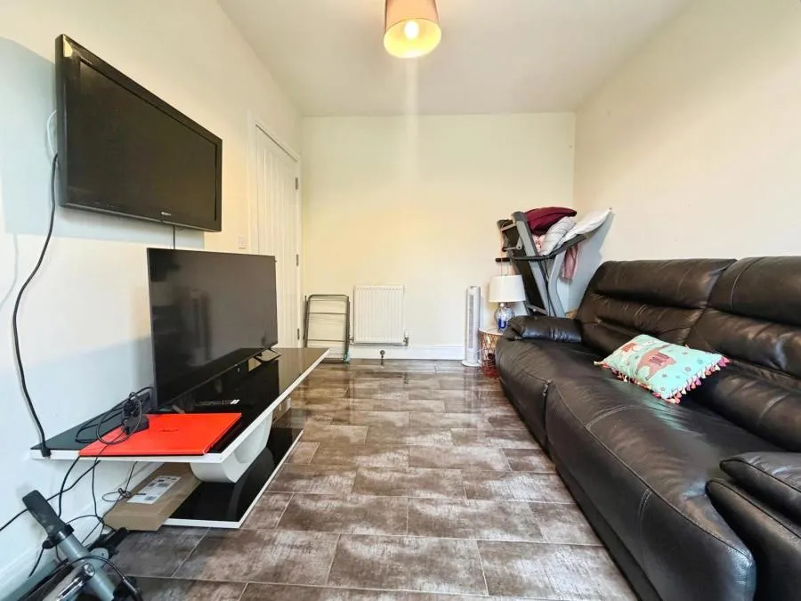 Churchill Road, Uxbridge, UB10, photo 12