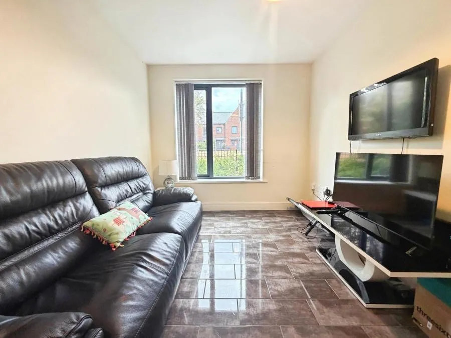 Churchill Road, Uxbridge, UB10, photo 2