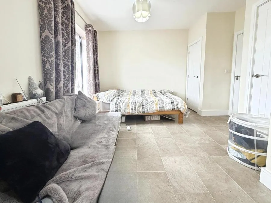 Churchill Road, Uxbridge, UB10, photo 3