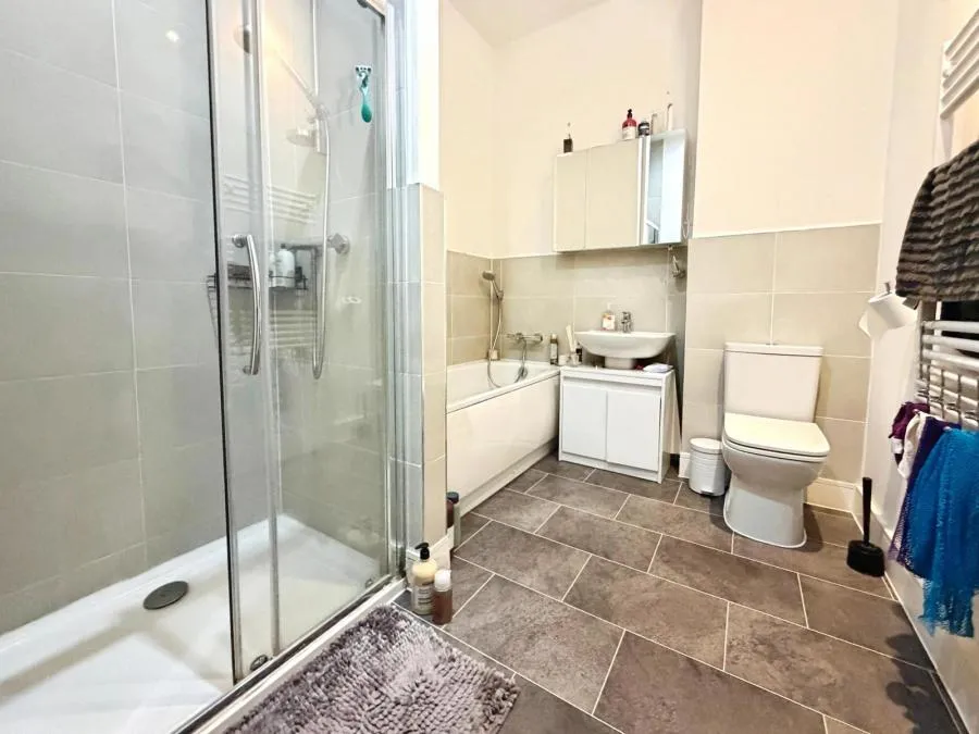 Churchill Road, Uxbridge, UB10, photo 9