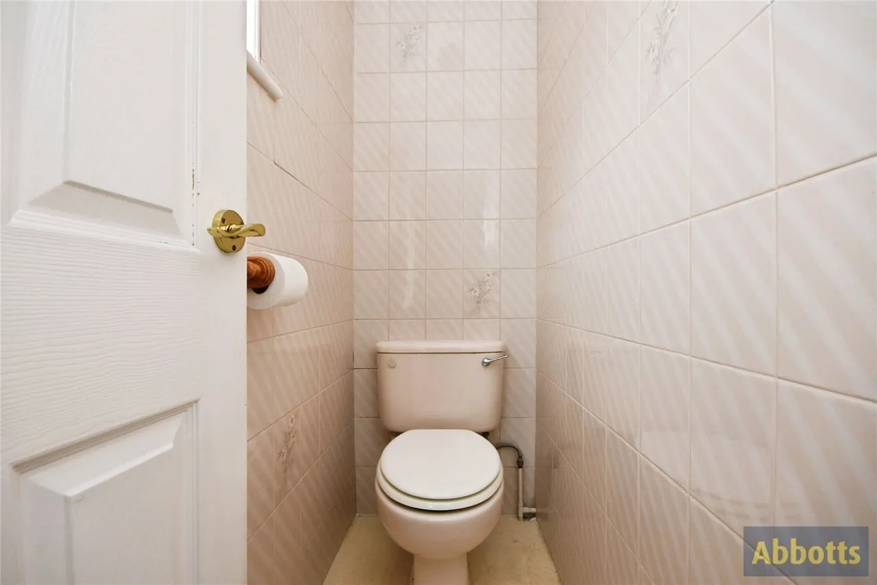 Wyburns Avenue, Rayleigh, Essex, SS6, photo 18