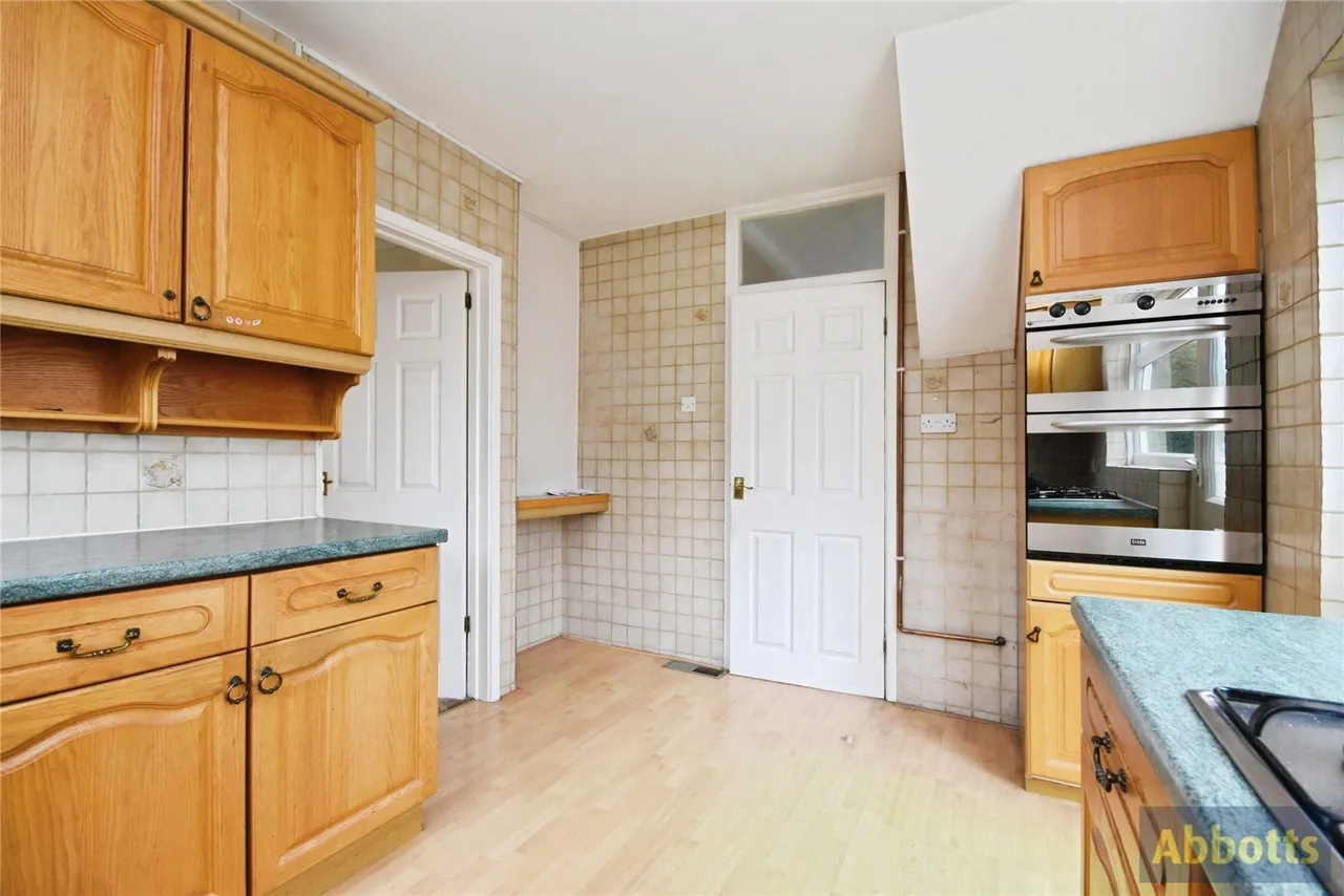 Wyburns Avenue, Rayleigh, Essex, SS6, photo 8