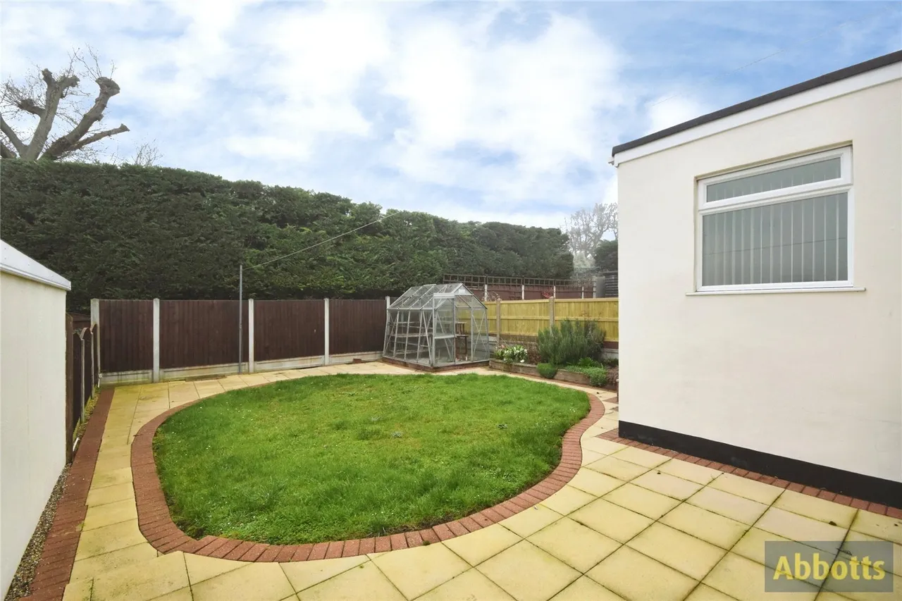 Wyburns Avenue, Rayleigh, Essex, SS6, photo 20