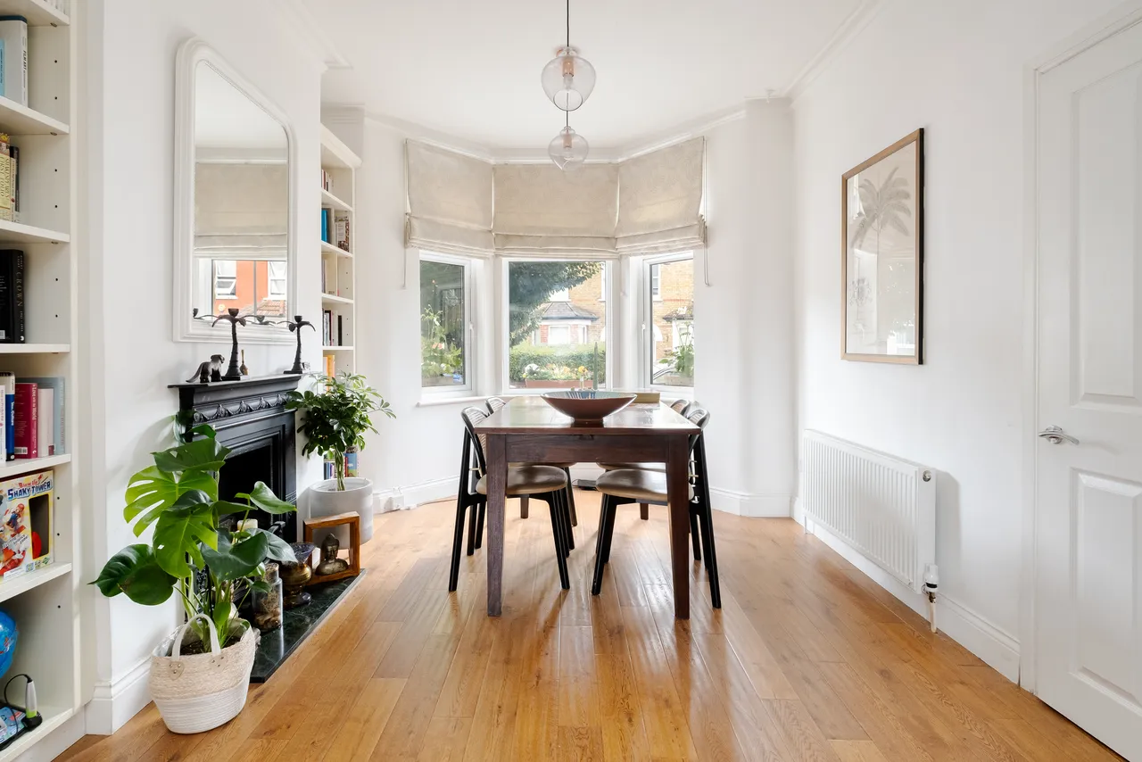 Highworth Road, London, N11, photo 6