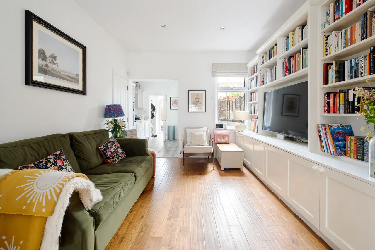 Highworth Road, London, N11, photo 5