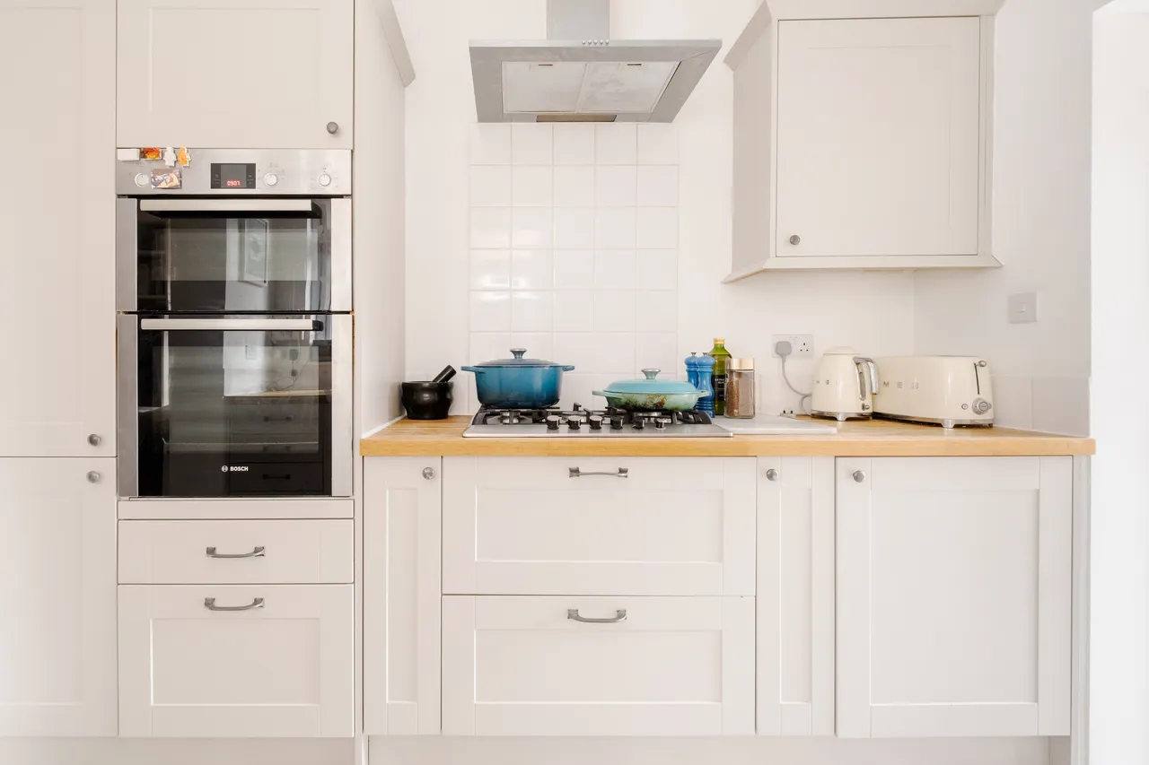 Highworth Road, London, N11, photo 7