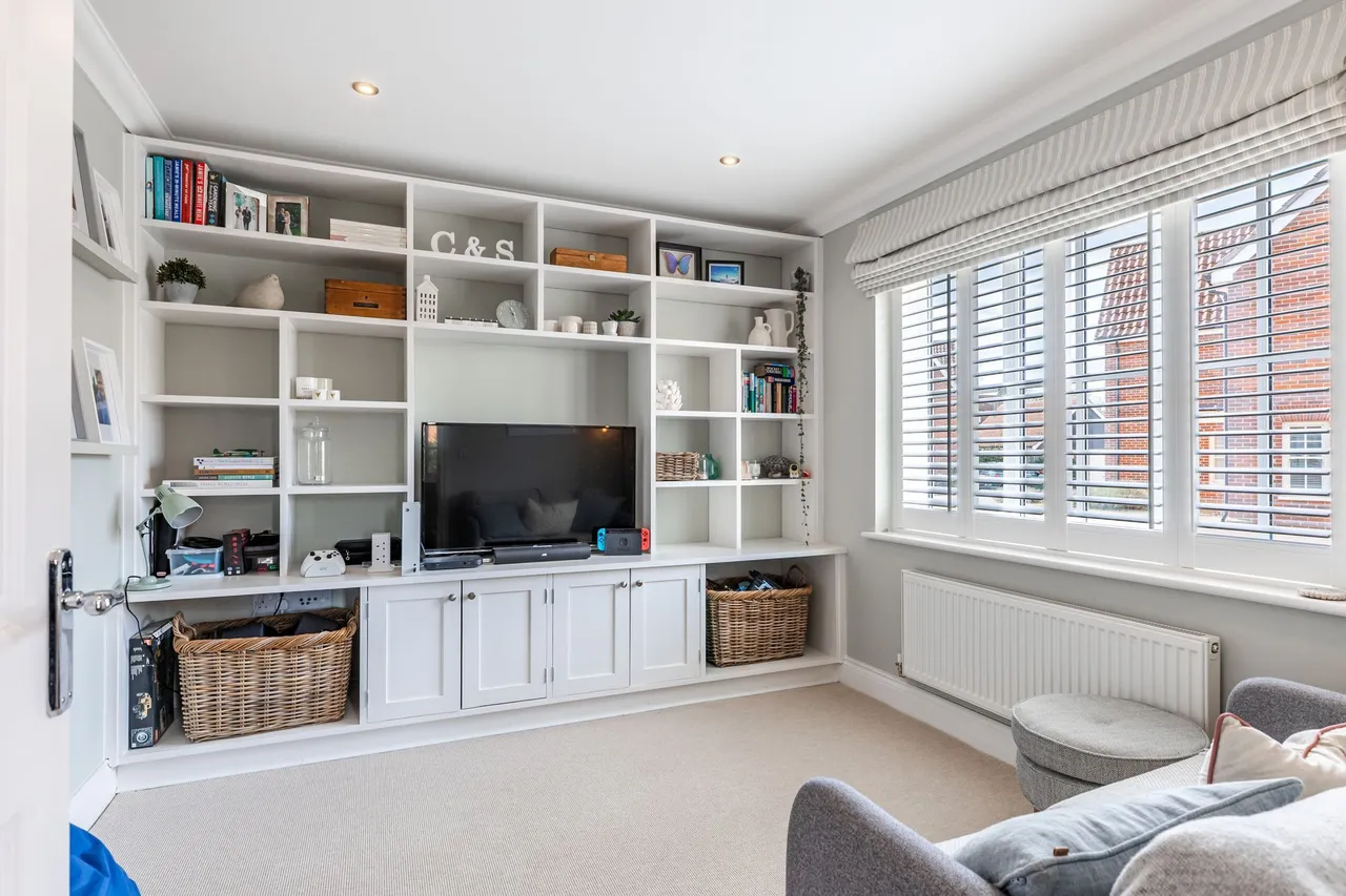 Immaculate Home with Substantial Gard, photo 7