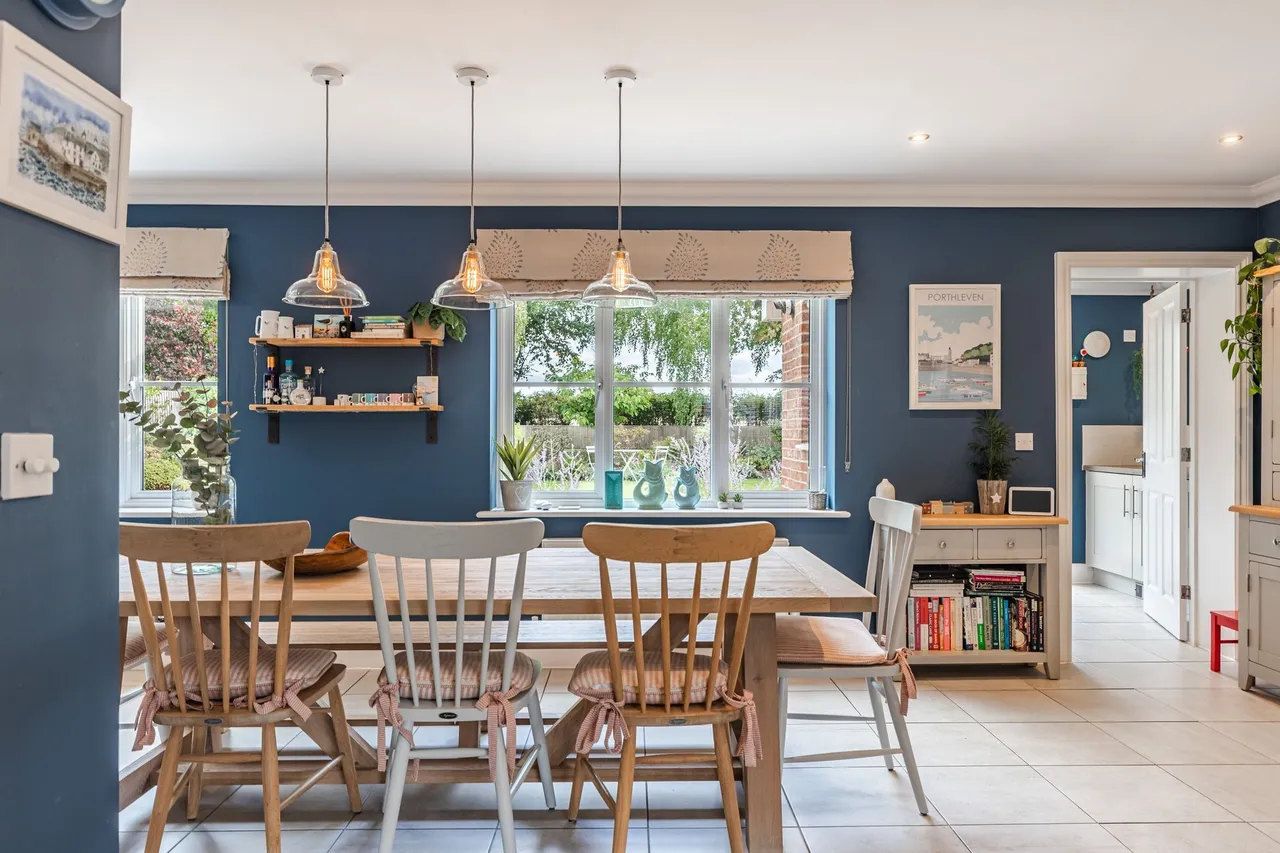 Immaculate Home with Substantial Gard, photo 2
