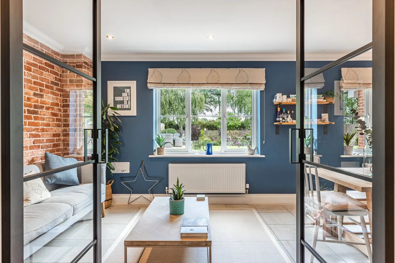 Immaculate Home with Substantial Gard, photo 8