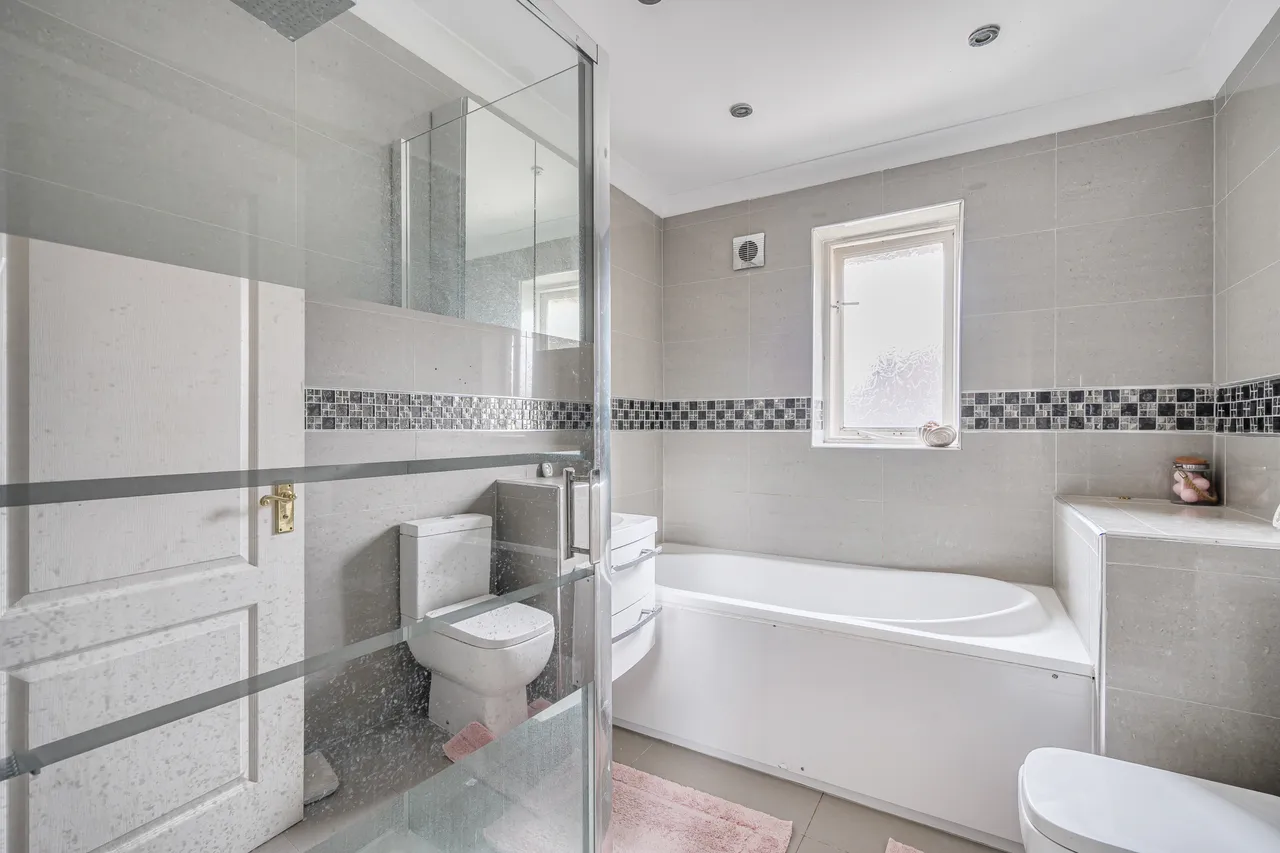 Deerswood Close, Caterham, CR3, photo 6