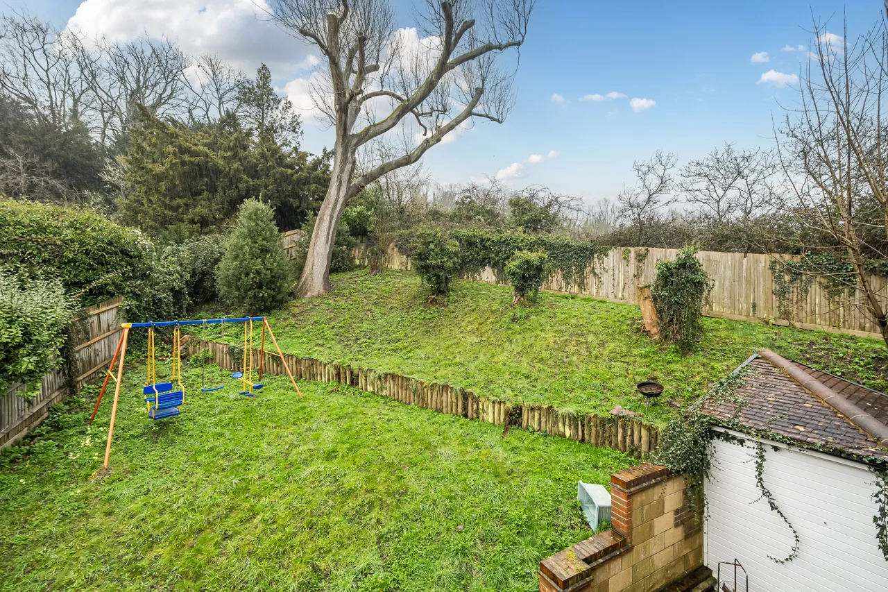 Deerswood Close, Caterham, CR3, photo 8
