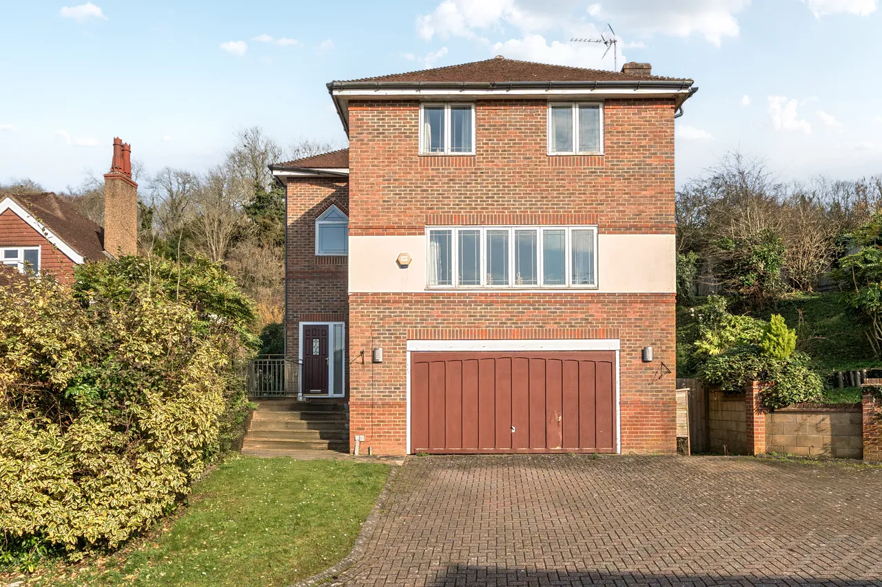 5 bed house for sale, Deerswood Close, Caterham, CR3