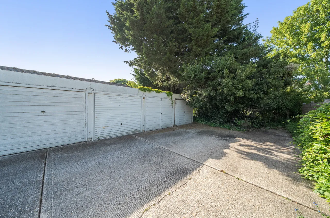 Shelley Road, Worthing, BN11, photo 12