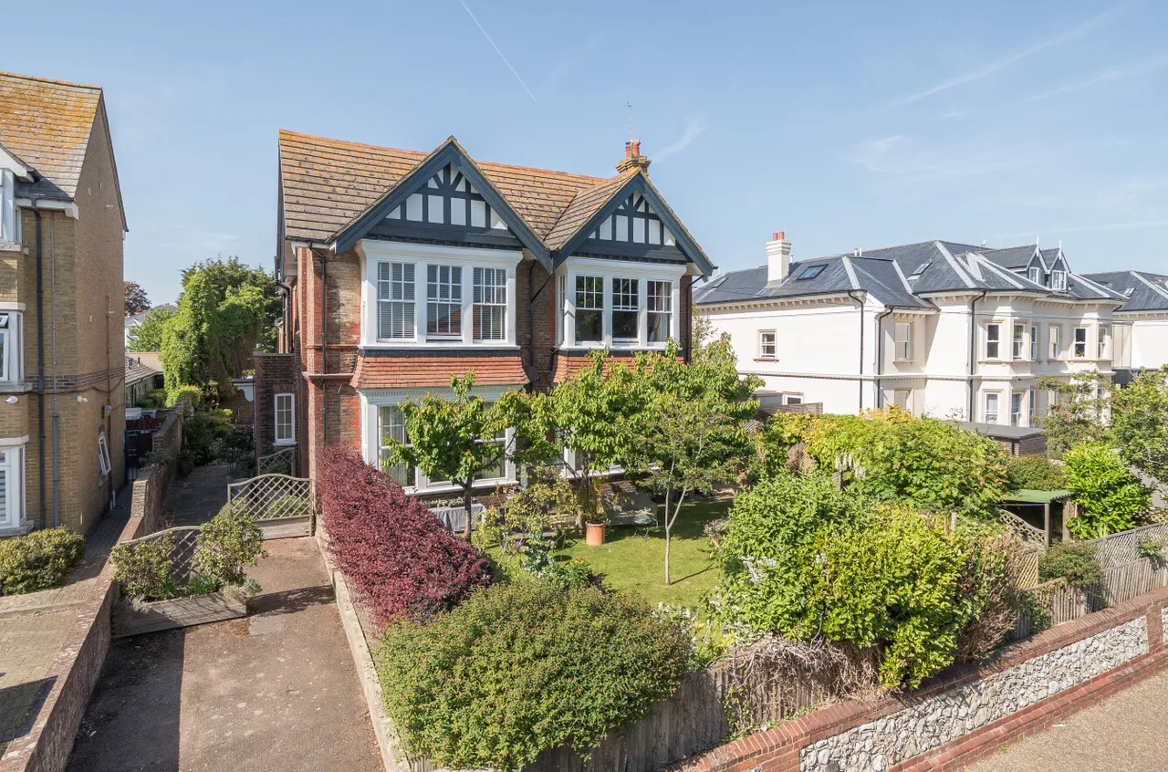 2 bed flat for sale, Shelley Road, Worthing, BN11