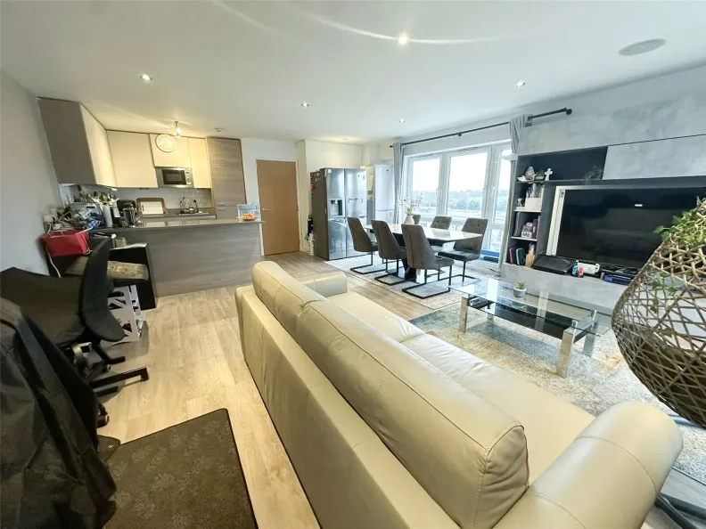 East Drive, Beaufort Park, NW9, photo 4