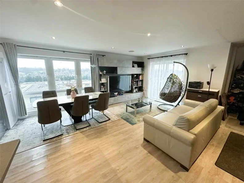 East Drive, Beaufort Park, NW9, photo 3