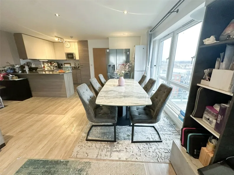 East Drive, Beaufort Park, NW9, photo 2