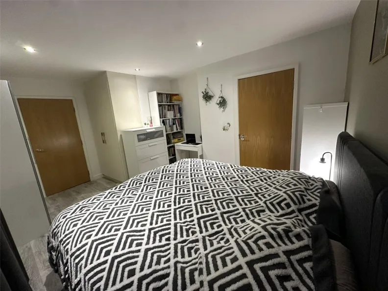 East Drive, Beaufort Park, NW9, photo 17