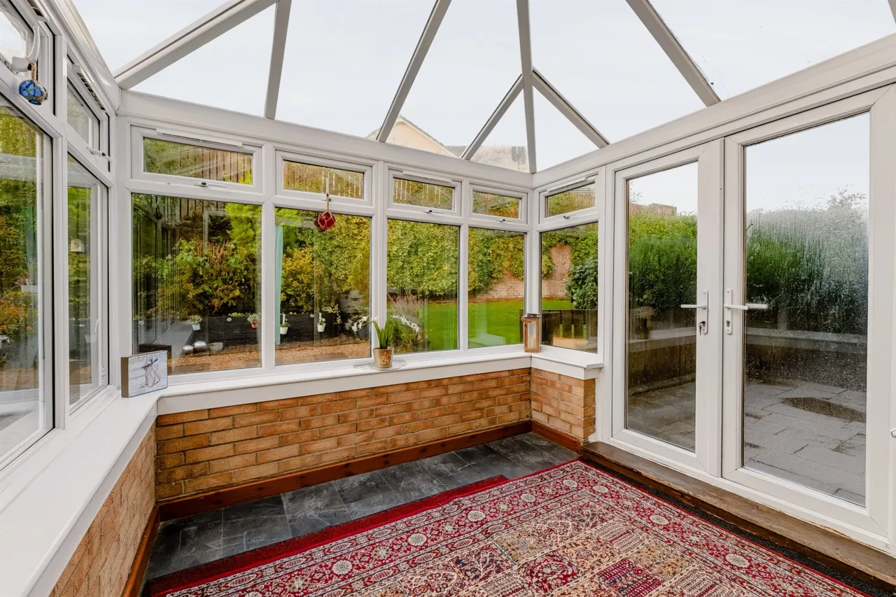 Thistle Avenue, Newton Mearns, photo 7