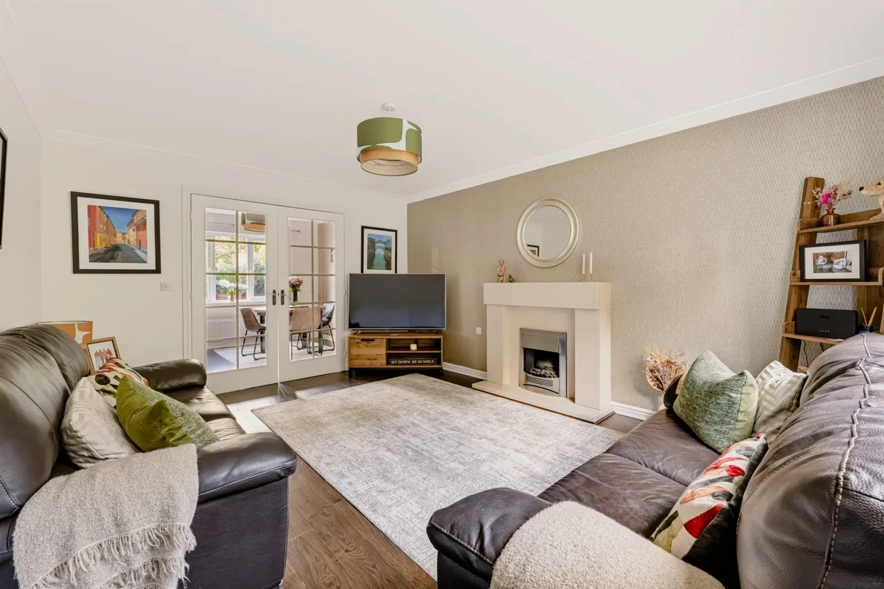 Thistle Avenue, Newton Mearns, photo 3