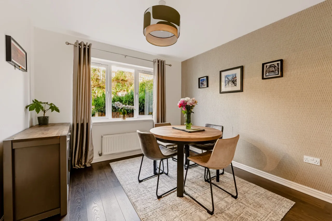 Thistle Avenue, Newton Mearns, photo 6
