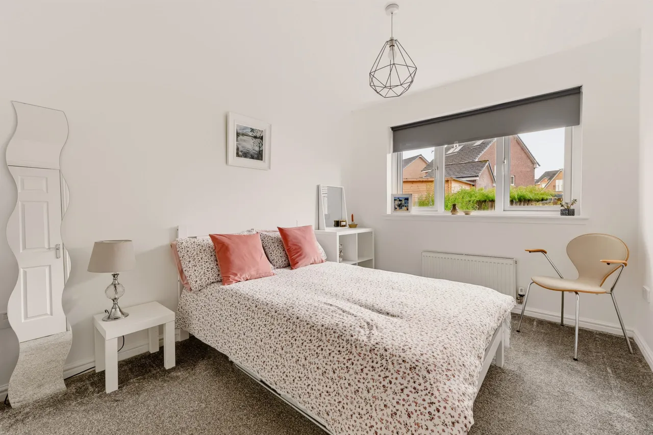 Thistle Avenue, Newton Mearns, photo 20