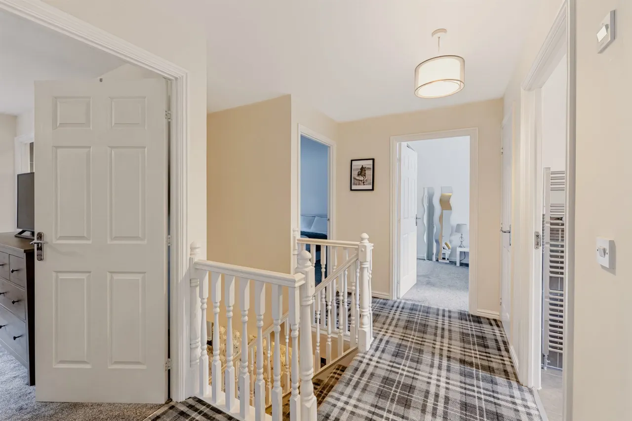 Thistle Avenue, Newton Mearns, photo 14