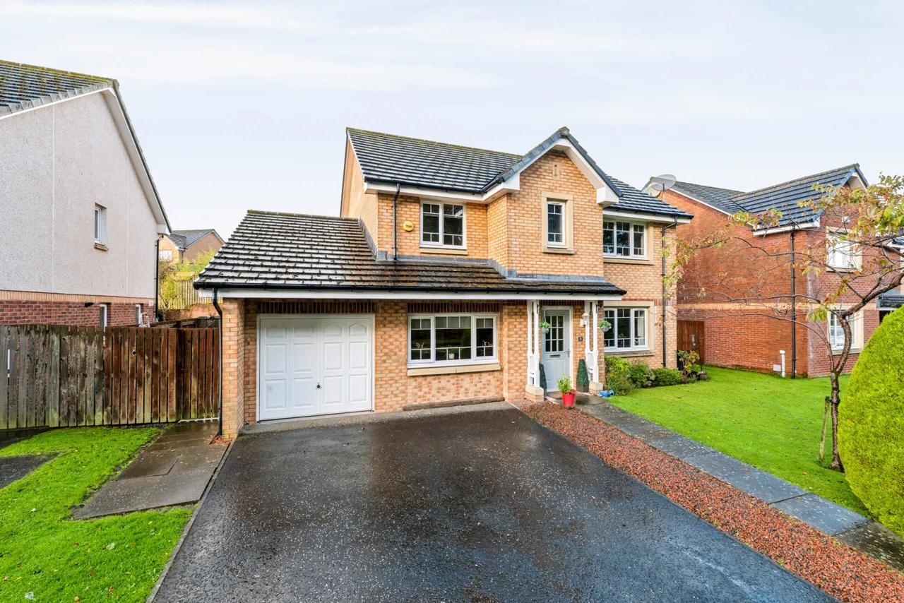 4 bed house for sale, Thistle Avenue, Newton Mearns