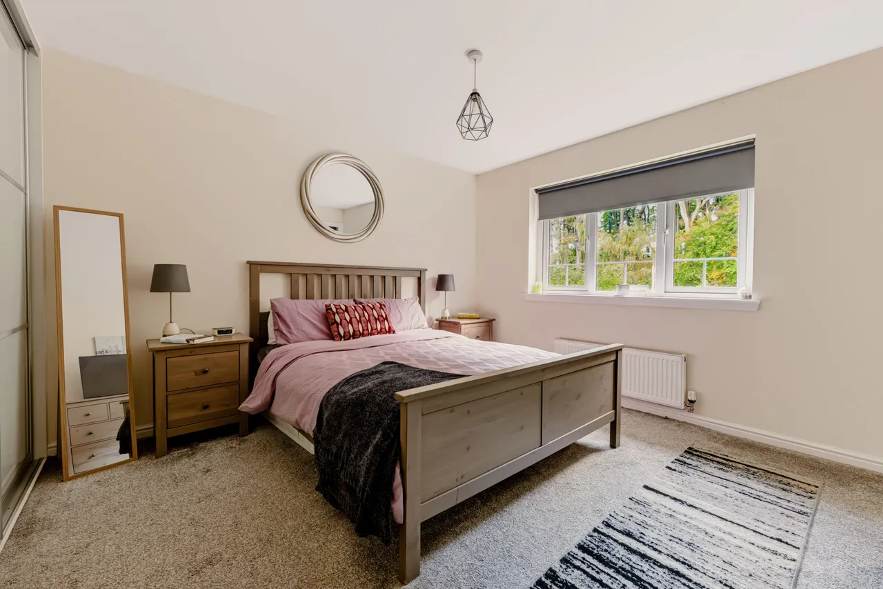 Thistle Avenue, Newton Mearns, photo 15