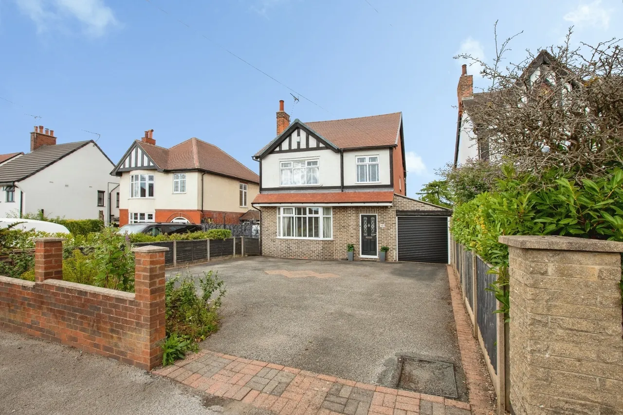 4 bed house for sale — Dalestorth Road, Sutton-in-Ashfield, Nottinghamshire, NG17