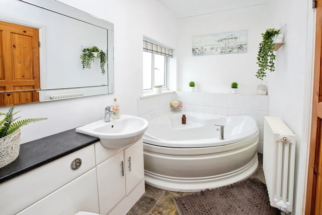 Dalestorth Road, Sutton-in-Ashfield, Nottinghamshire, NG17, photo 21