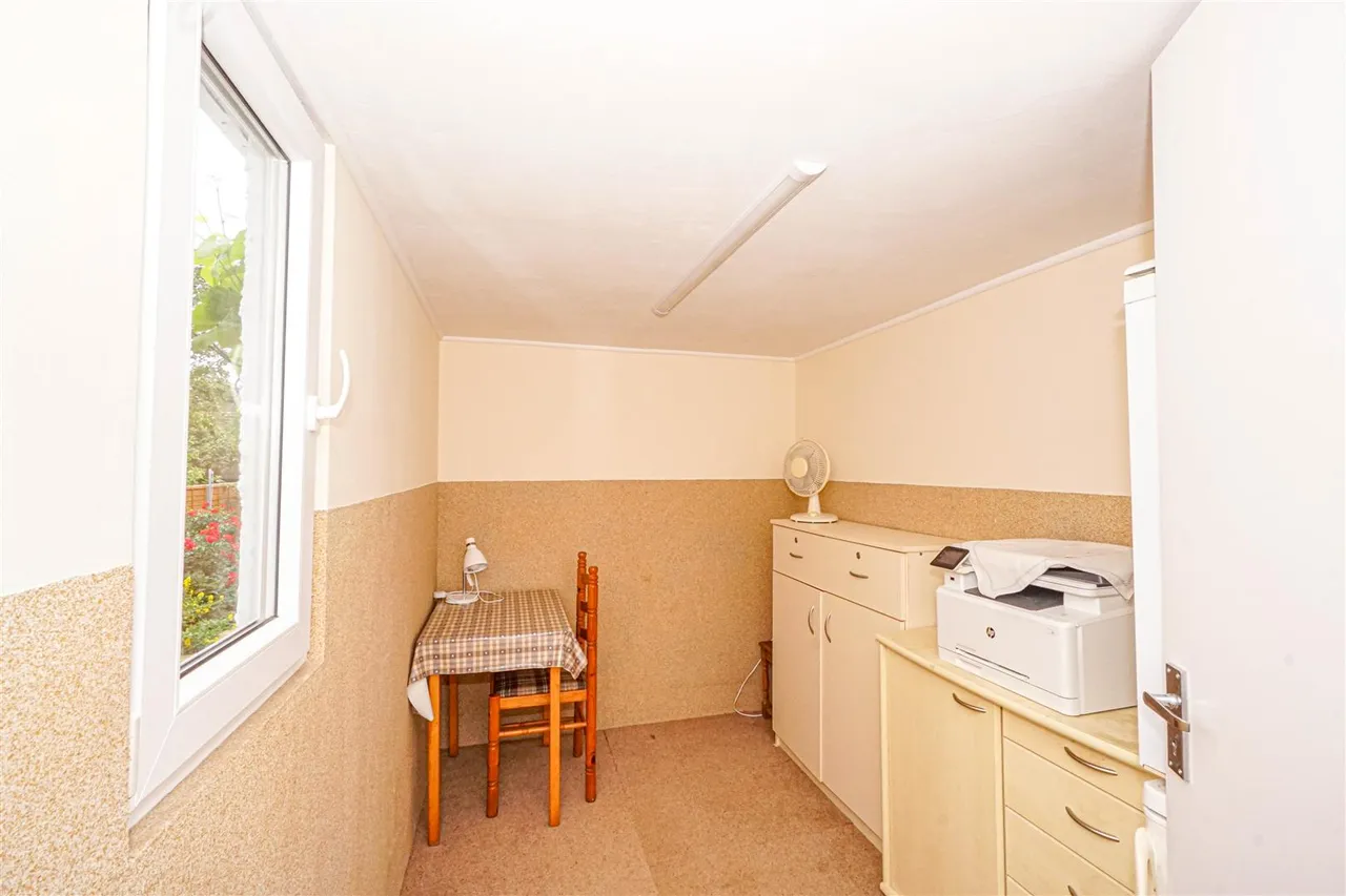 Jameson Crescent, St. Leonards-On-Sea, photo 26