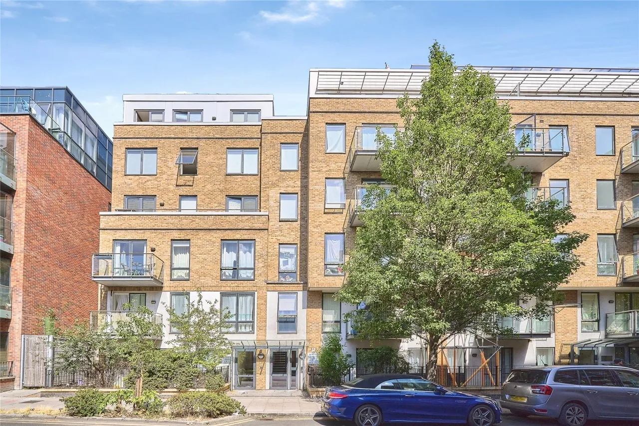 1 bed flat for sale — Violet Road, London, E3