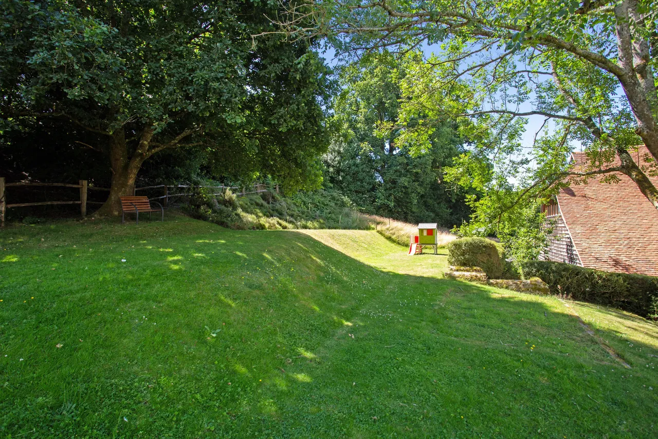Sturt Road, HASLEMERE, GU27, photo 11