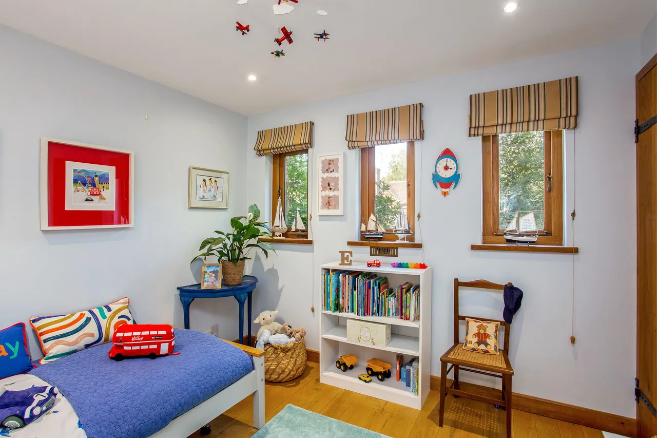 Sturt Road, HASLEMERE, GU27, photo 9
