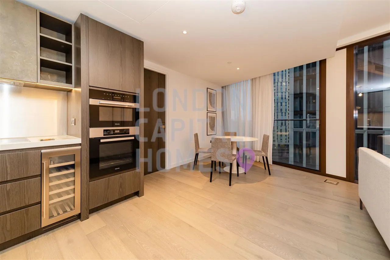 Carnation Way, London, photo 9