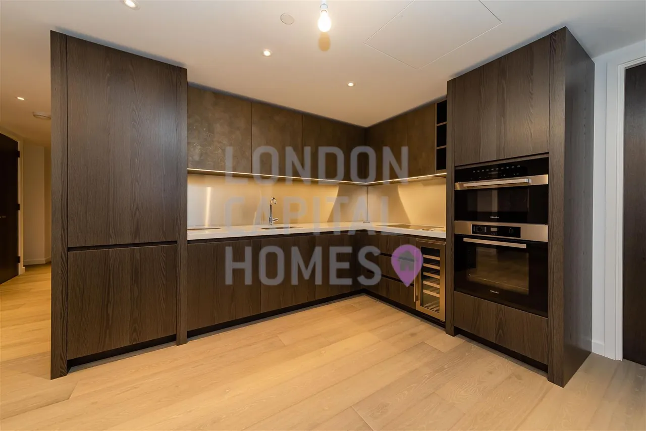 Carnation Way, London, photo 8