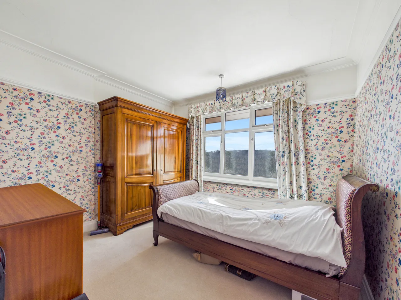West Wycombe Road, High Wycombe, HP12, photo 9