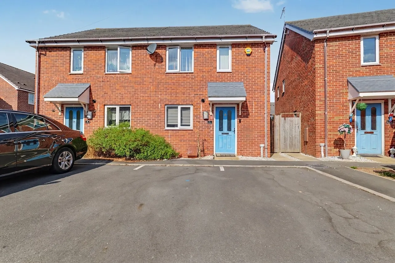 3 bed house for sale — Winston Close, Coventry, CV2