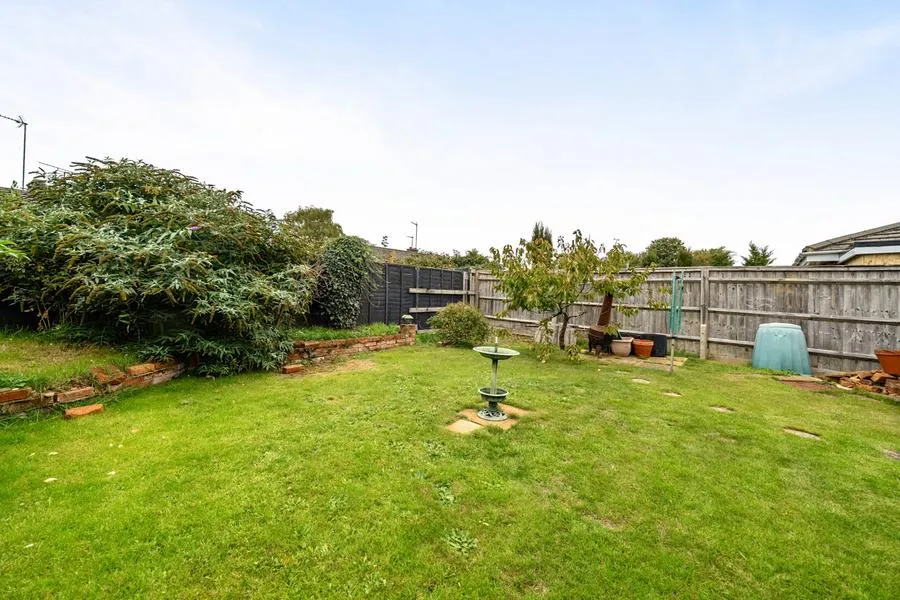 Newcombe Close, Milcombe, OX15, photo 3