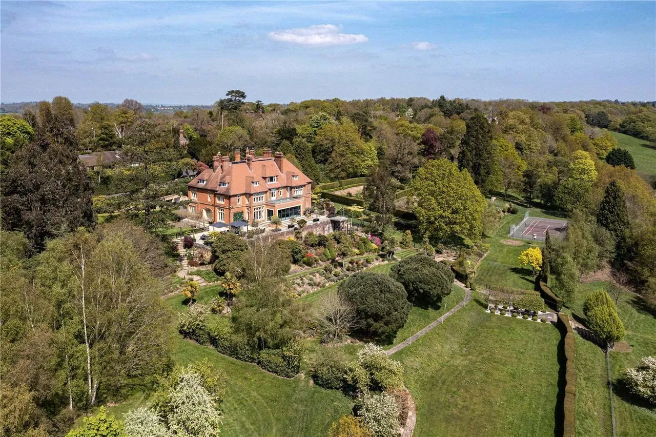 9 bed house to rent — Langton Green, Tunbridge Wells, Kent, TN3 0BB