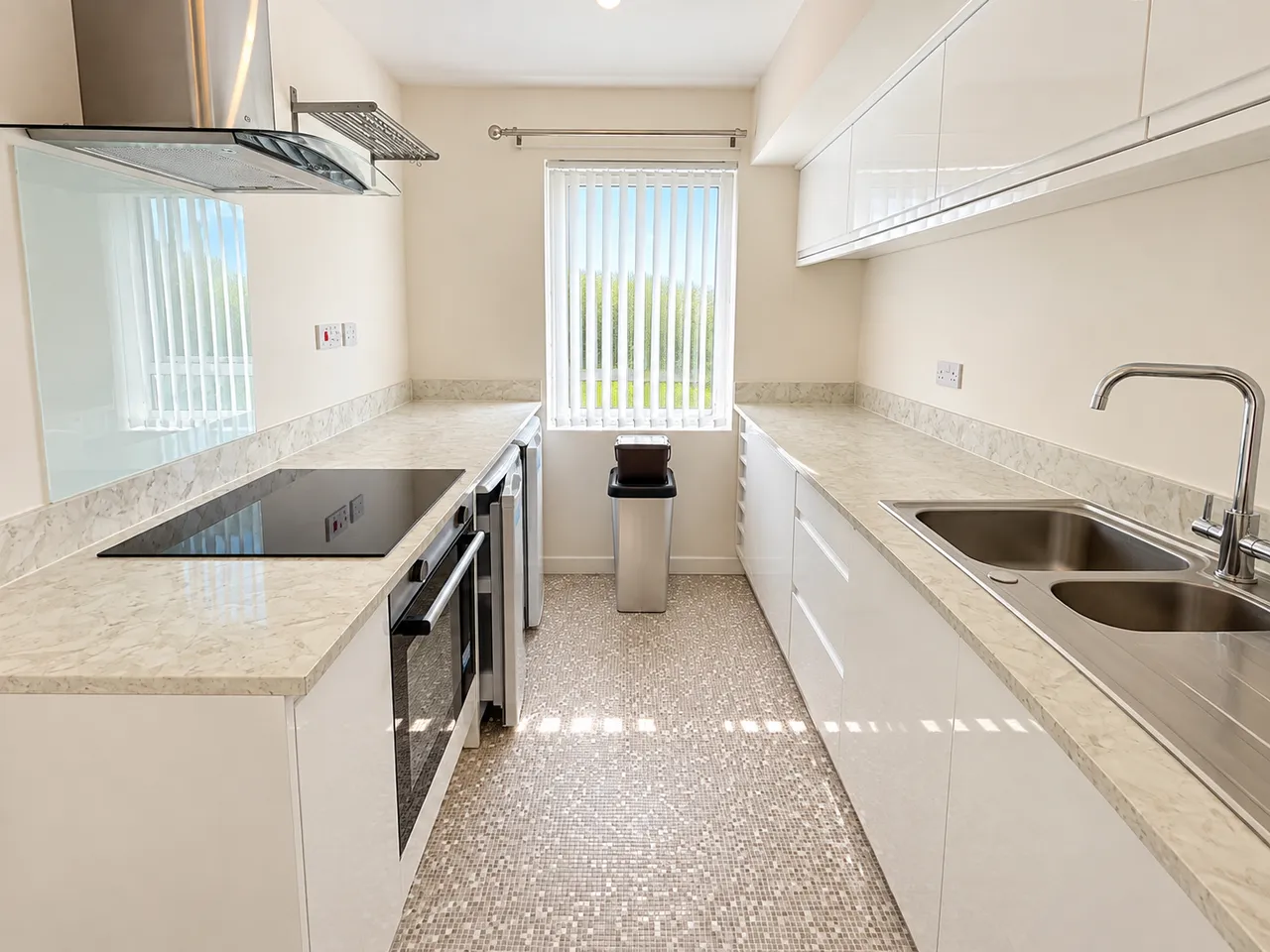 2 bed flat to rent, Burrows Court, NN3