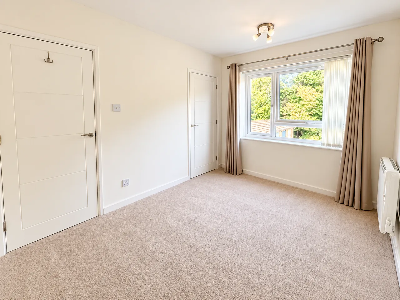Burrows Court, NN3, photo 4