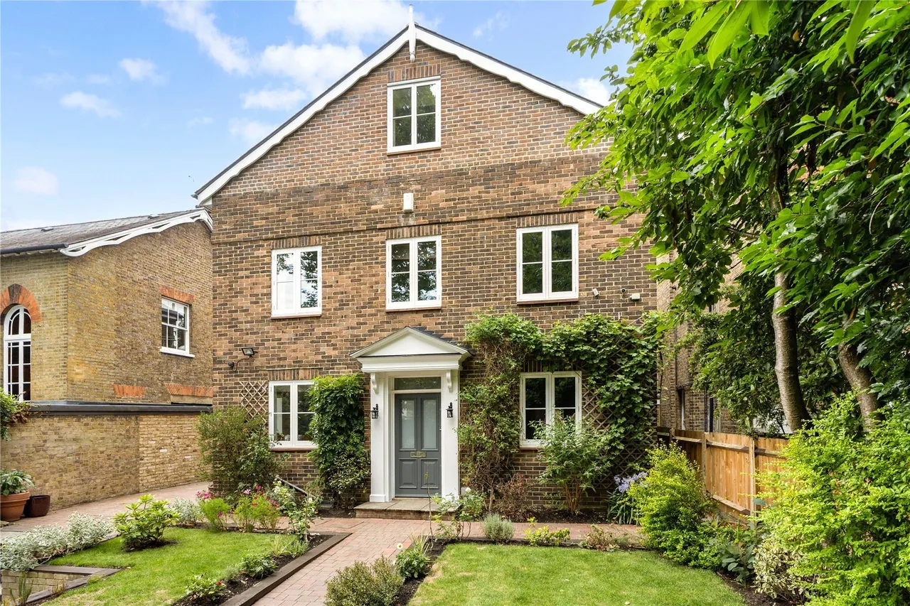6 bed house for sale — The Avenue, St Margarets, Twickenham, TW1